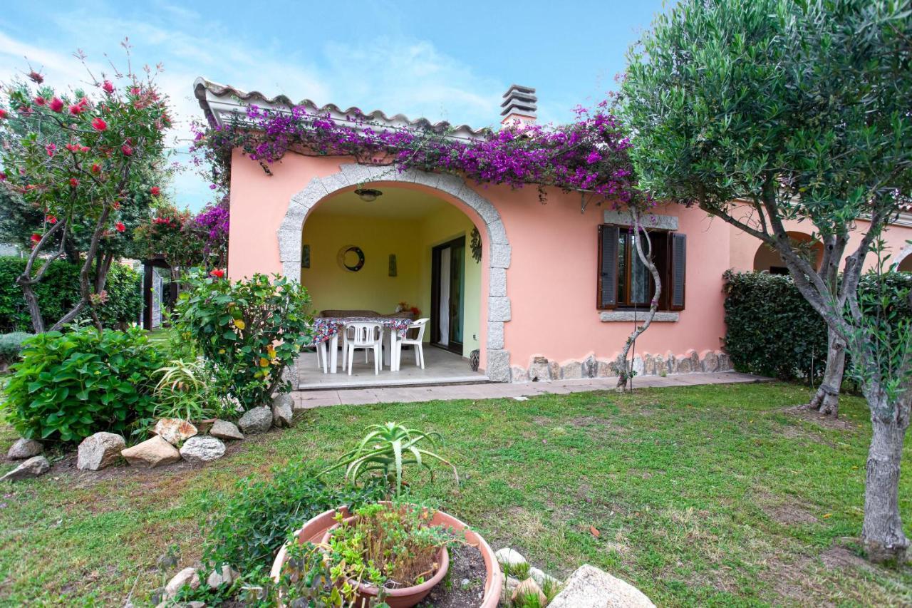 Villa Mery San Teodoro  Exterior photo